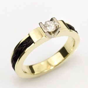 Ring rondom V-zetting goud