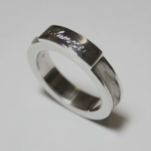 Zilveren ring vlecht rondom met gravure